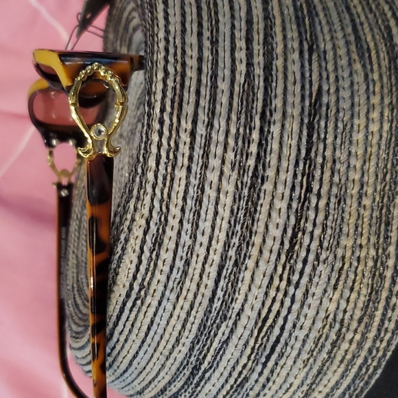 Reading sunglasses - Picture 3 of 5